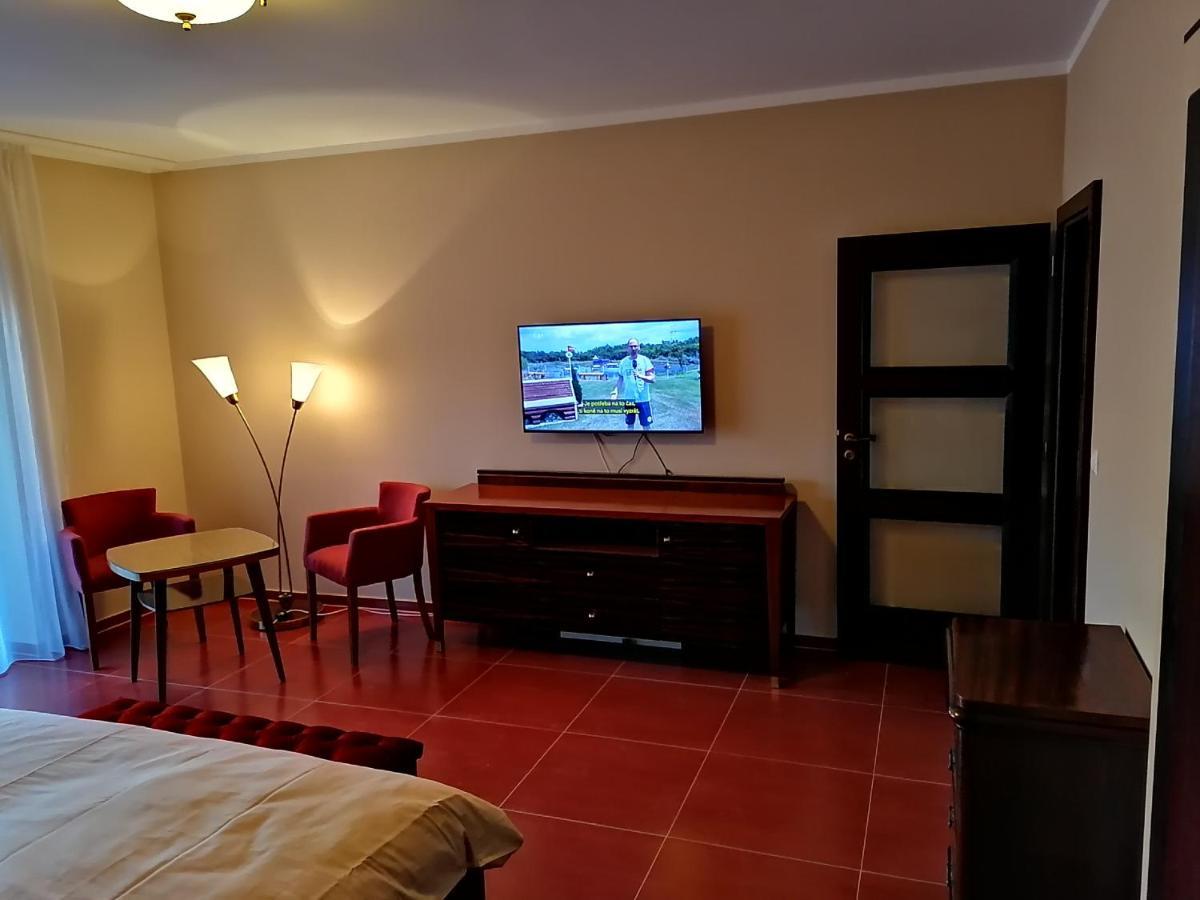 Frikulin Hotel Prostejov Ngoại thất bức ảnh