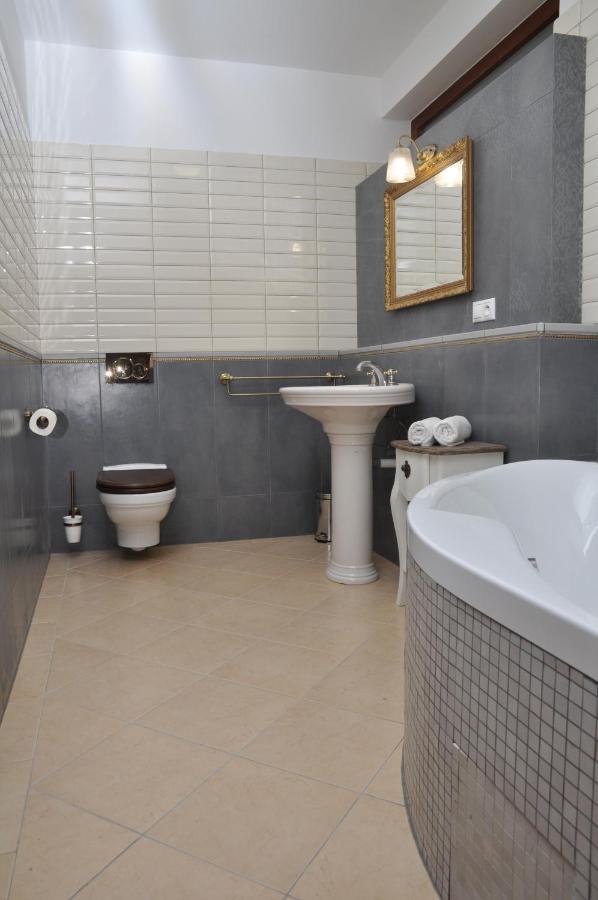 Frikulin Hotel Prostejov Ngoại thất bức ảnh