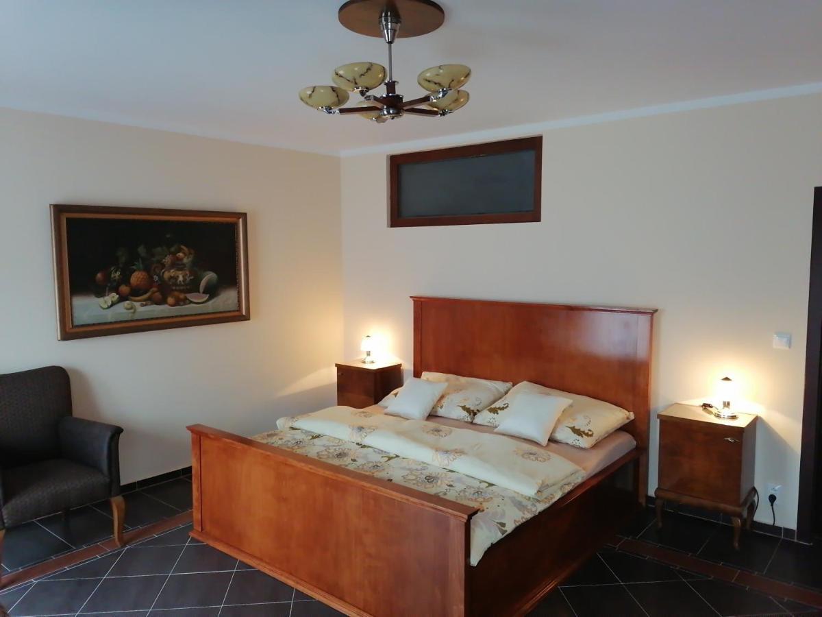 Frikulin Hotel Prostejov Ngoại thất bức ảnh