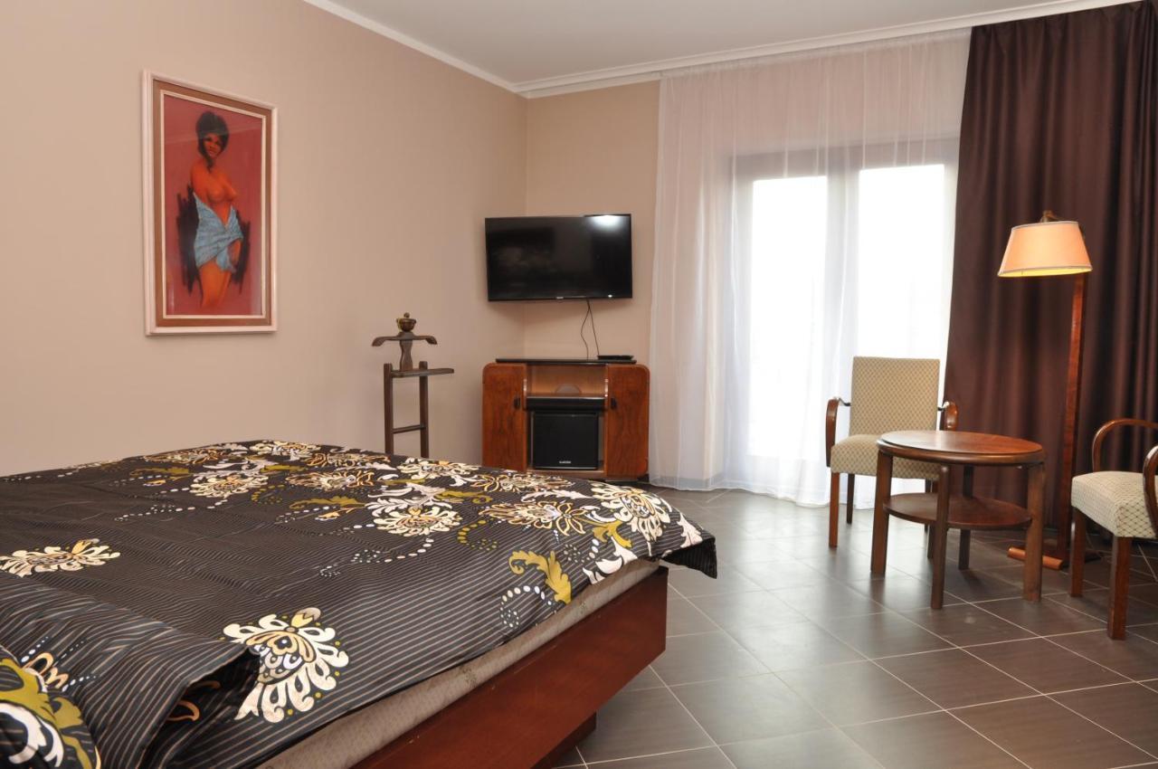 Frikulin Hotel Prostejov Ngoại thất bức ảnh