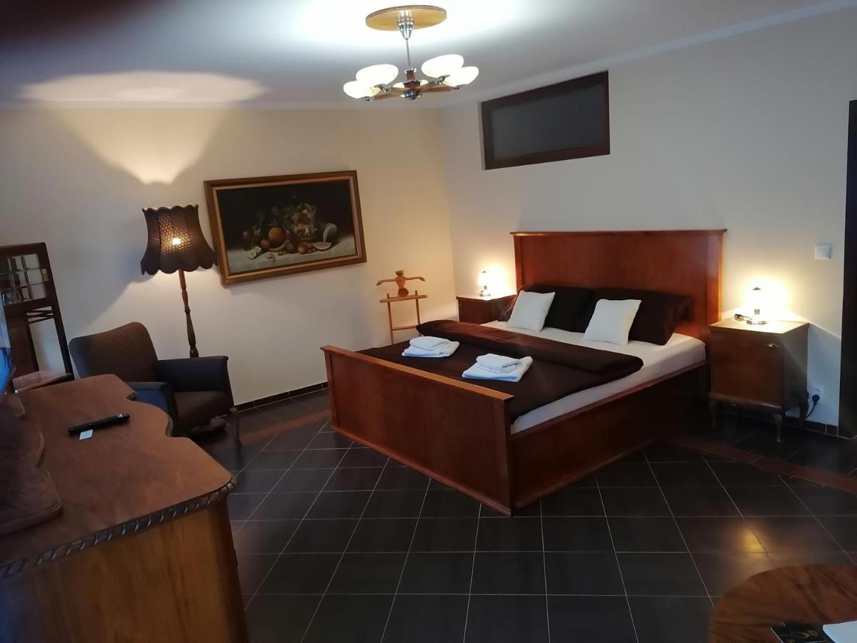Frikulin Hotel Prostejov Ngoại thất bức ảnh